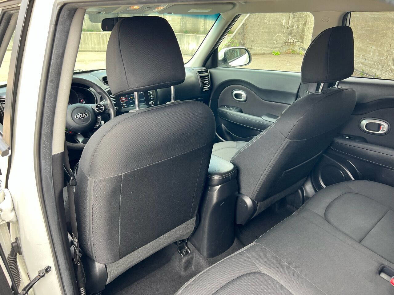 Used 2018 Kia Soul + image 37