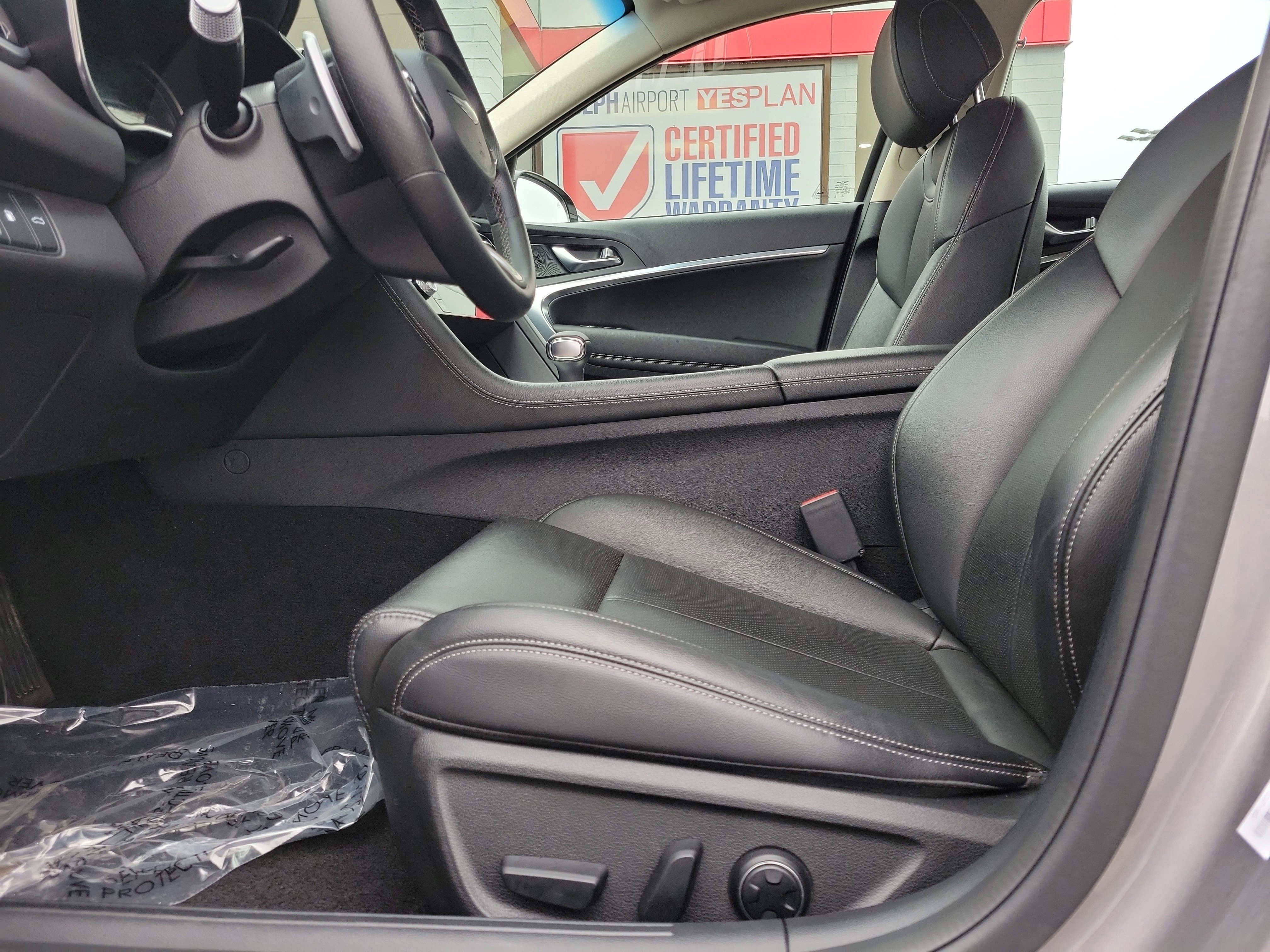 Used 2025 Genesis G70 2.5T image 16