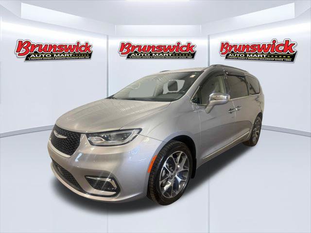 Certified 2021 Chrysler Pacifica Limited AWD/4WD image 6