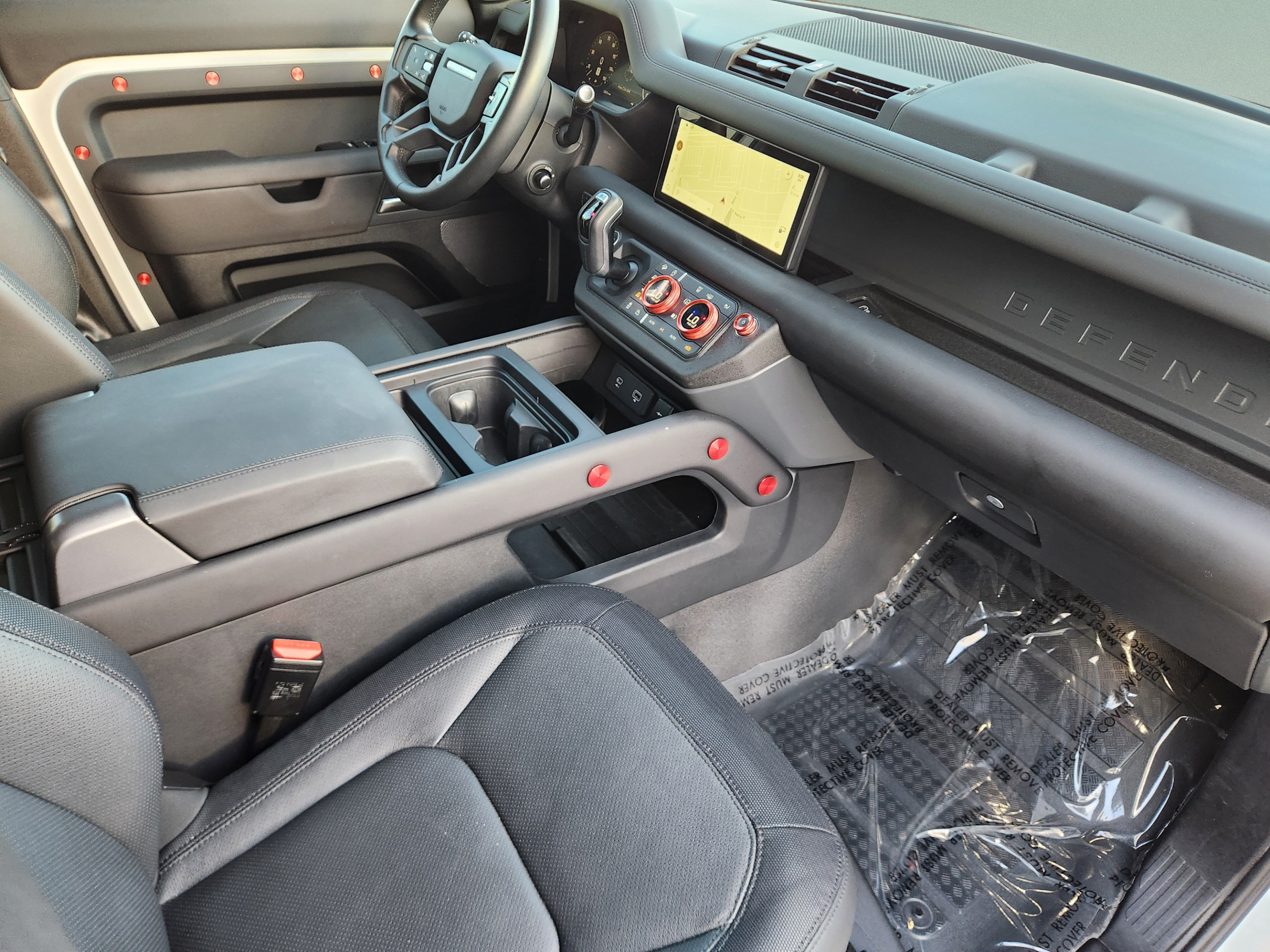 Certified 2024 Land Rover Defender 110 X-Dynamic SE AWD/4WD image 11
