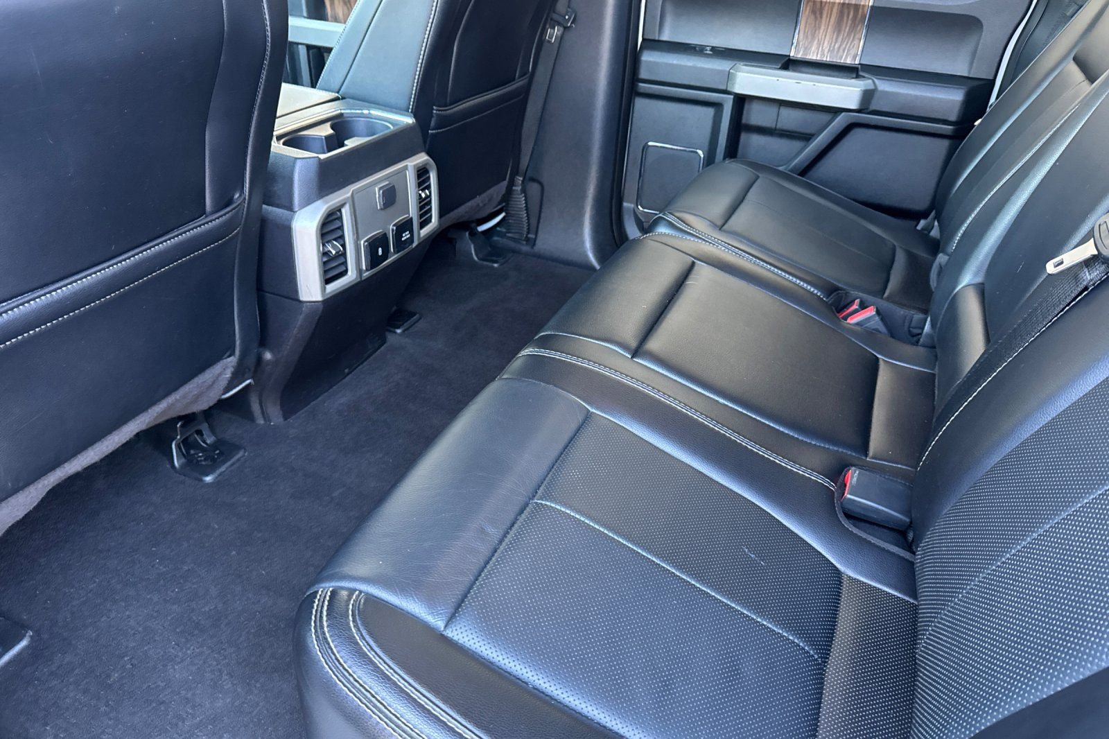 Used 2020 Ford F150 Lariat image 13