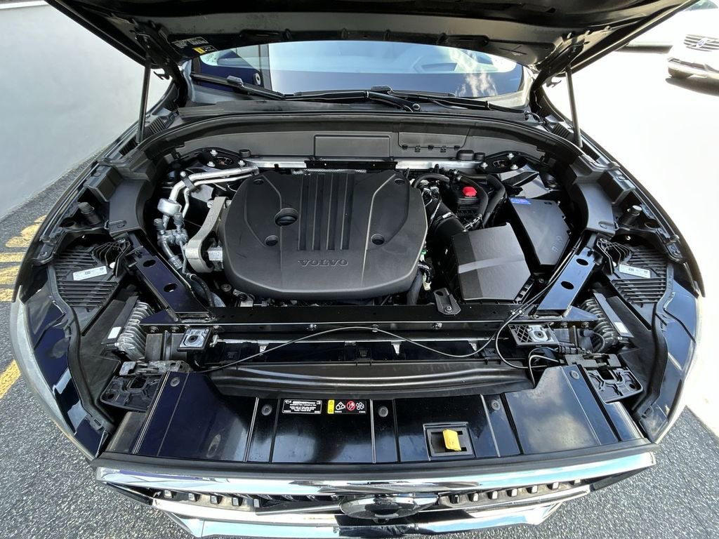 Certified 2022 Volvo XC60 B5 Inscription w/ Advanced Package AWD/4WD image 14