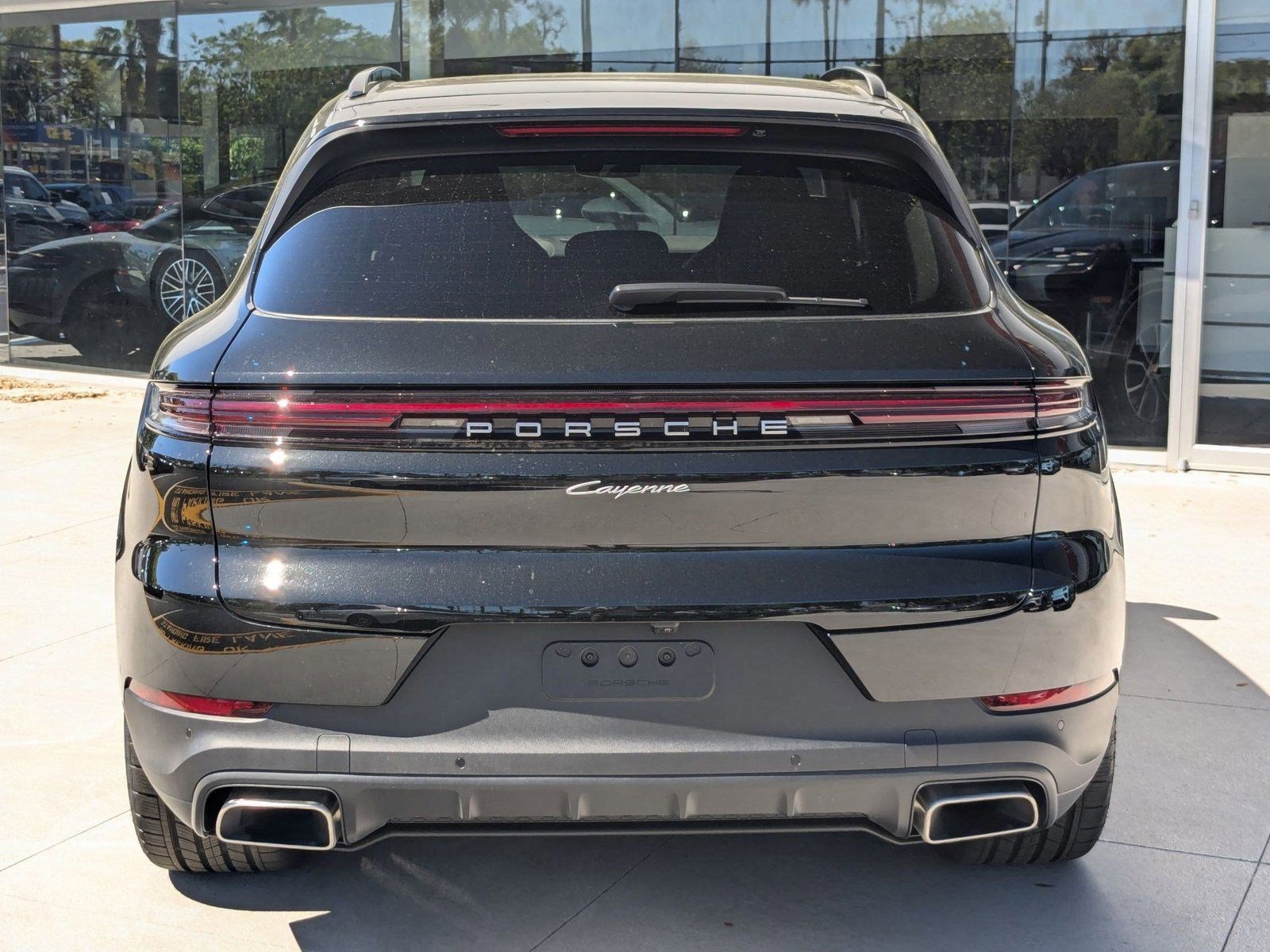 Certified 2025 Porsche Cayenne image 10