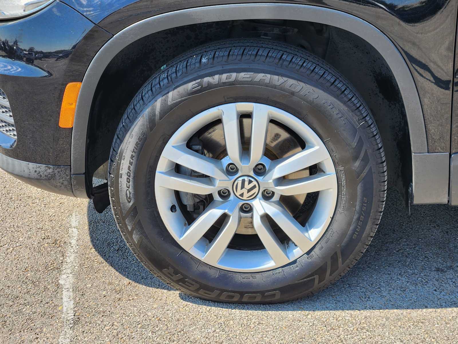 Used 2016 Volkswagen Tiguan S FWD image 9