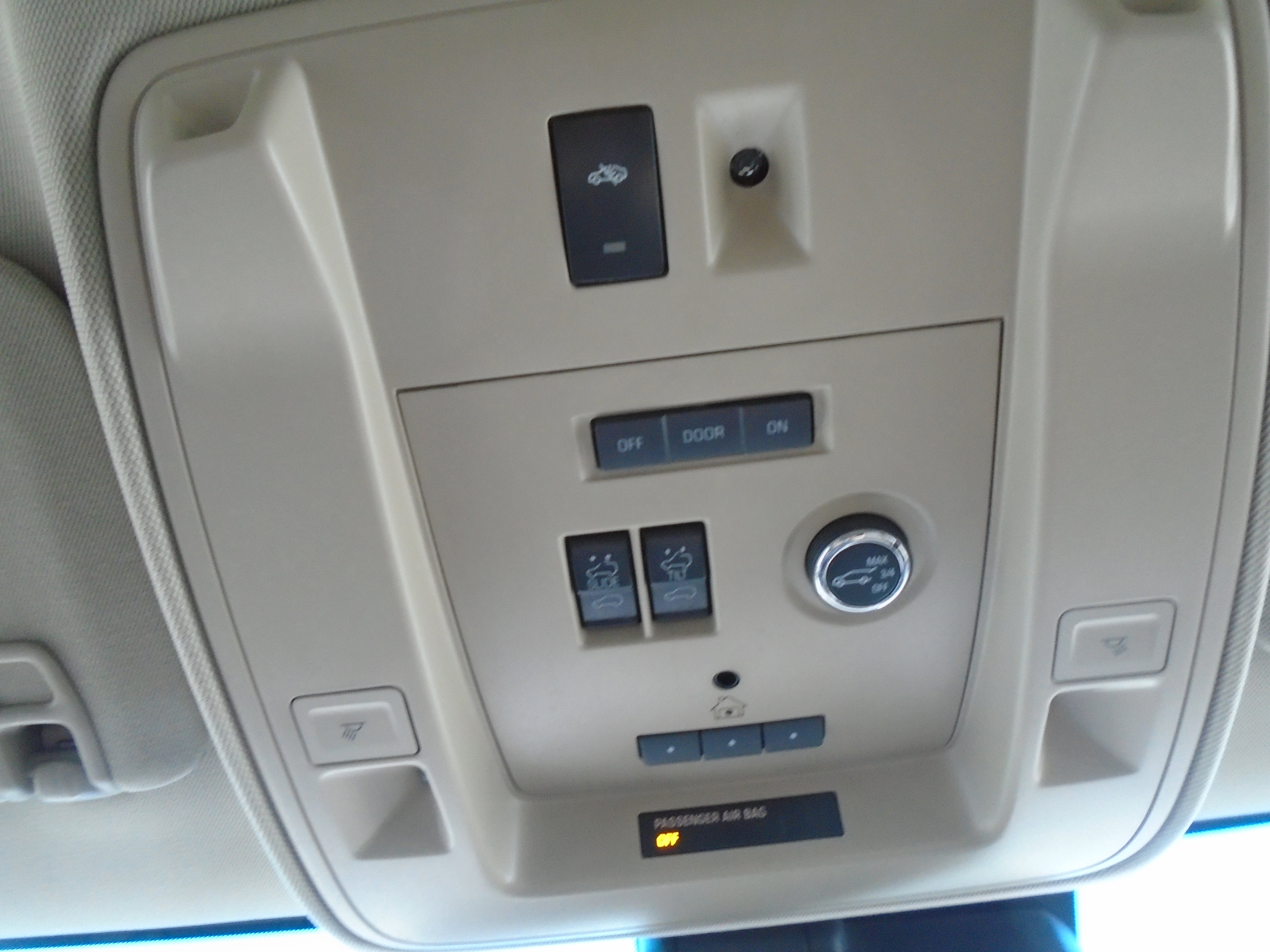 Used 2016 Chevrolet Tahoe LTZ image 23