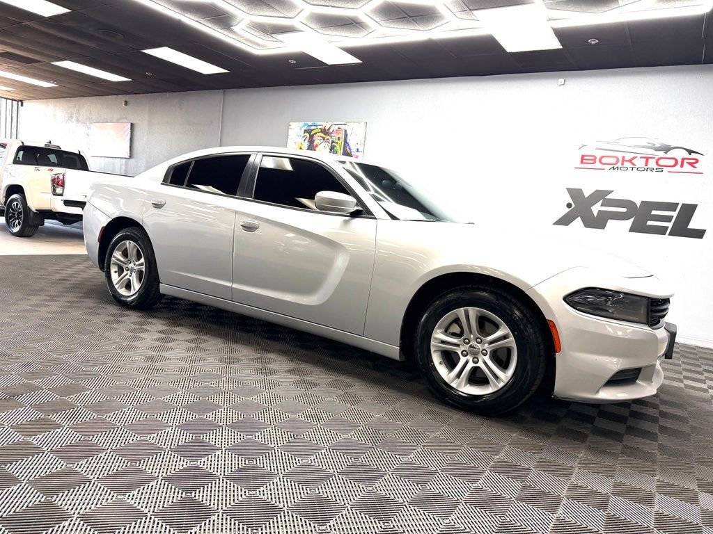 Used 2022 Dodge Charger SXT RWD image 2