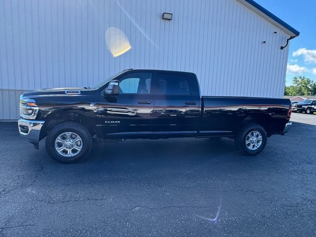 New 2026 RAM 3500 Big Horn AWD/4WD image 3