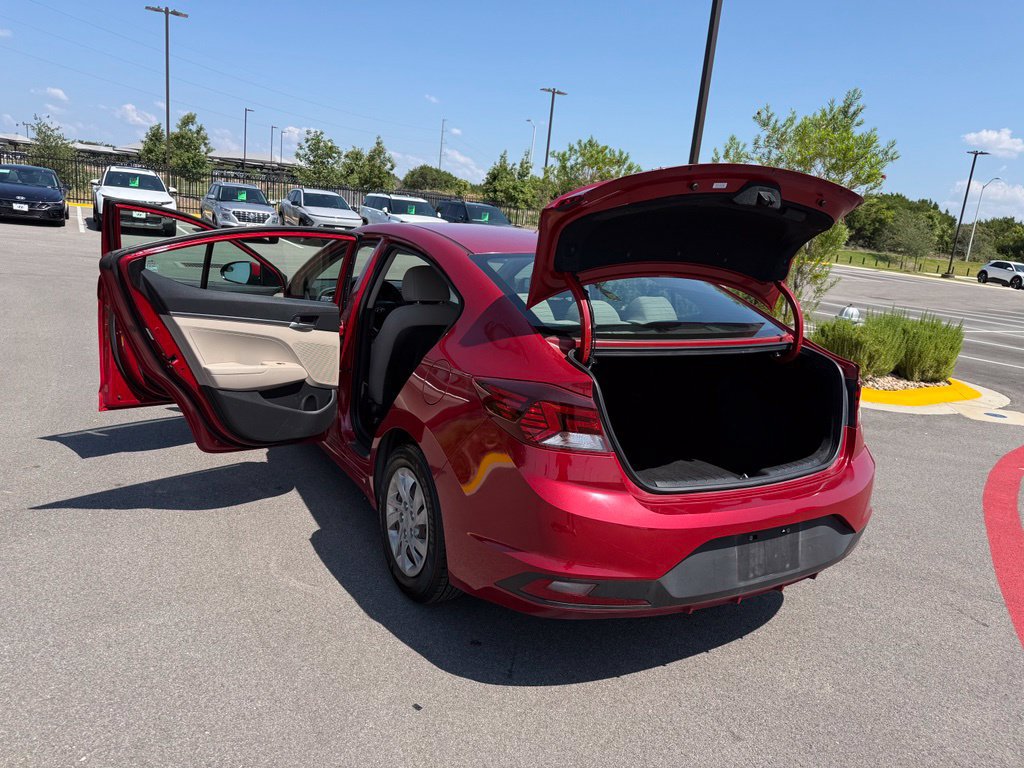Used 2019 Hyundai Elantra SE FWD image 24