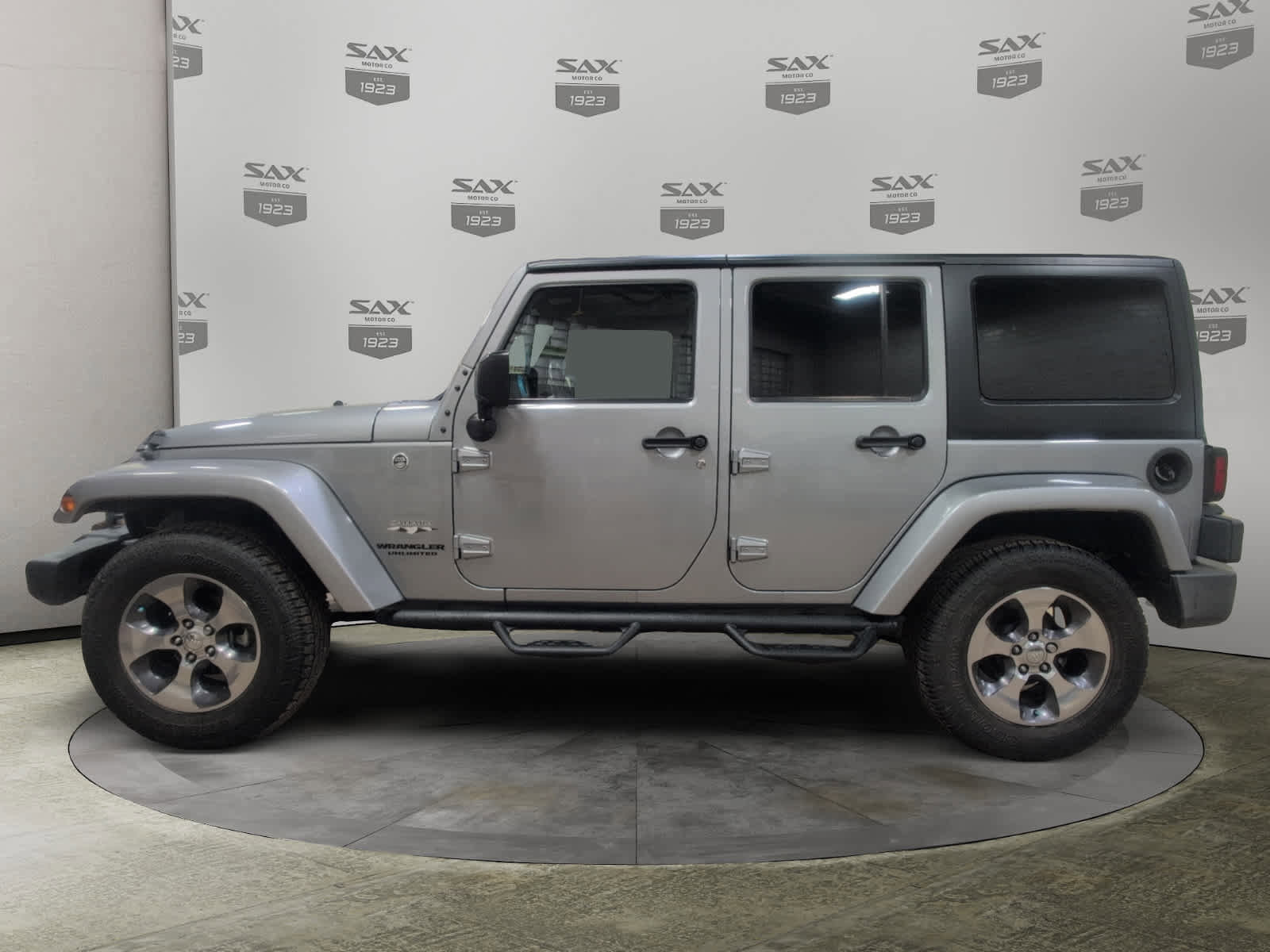 Used 2016 Jeep Wrangler Unlimited Sahara image 2