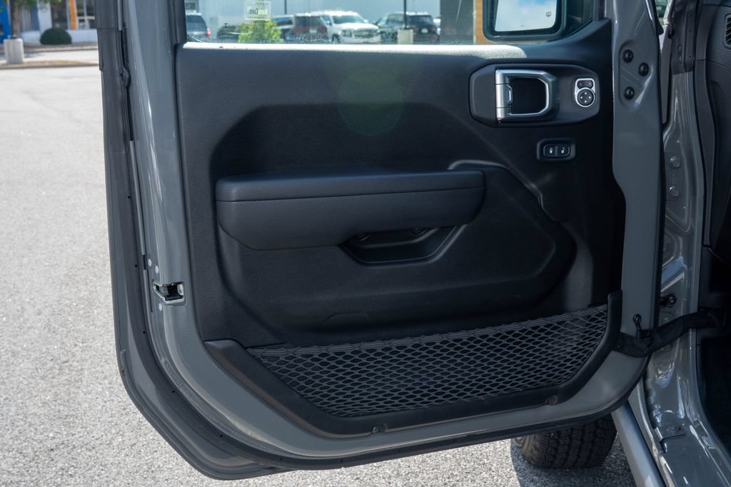 Used 2023 Jeep Wrangler Unlimited Sport AWD/4WD image 9