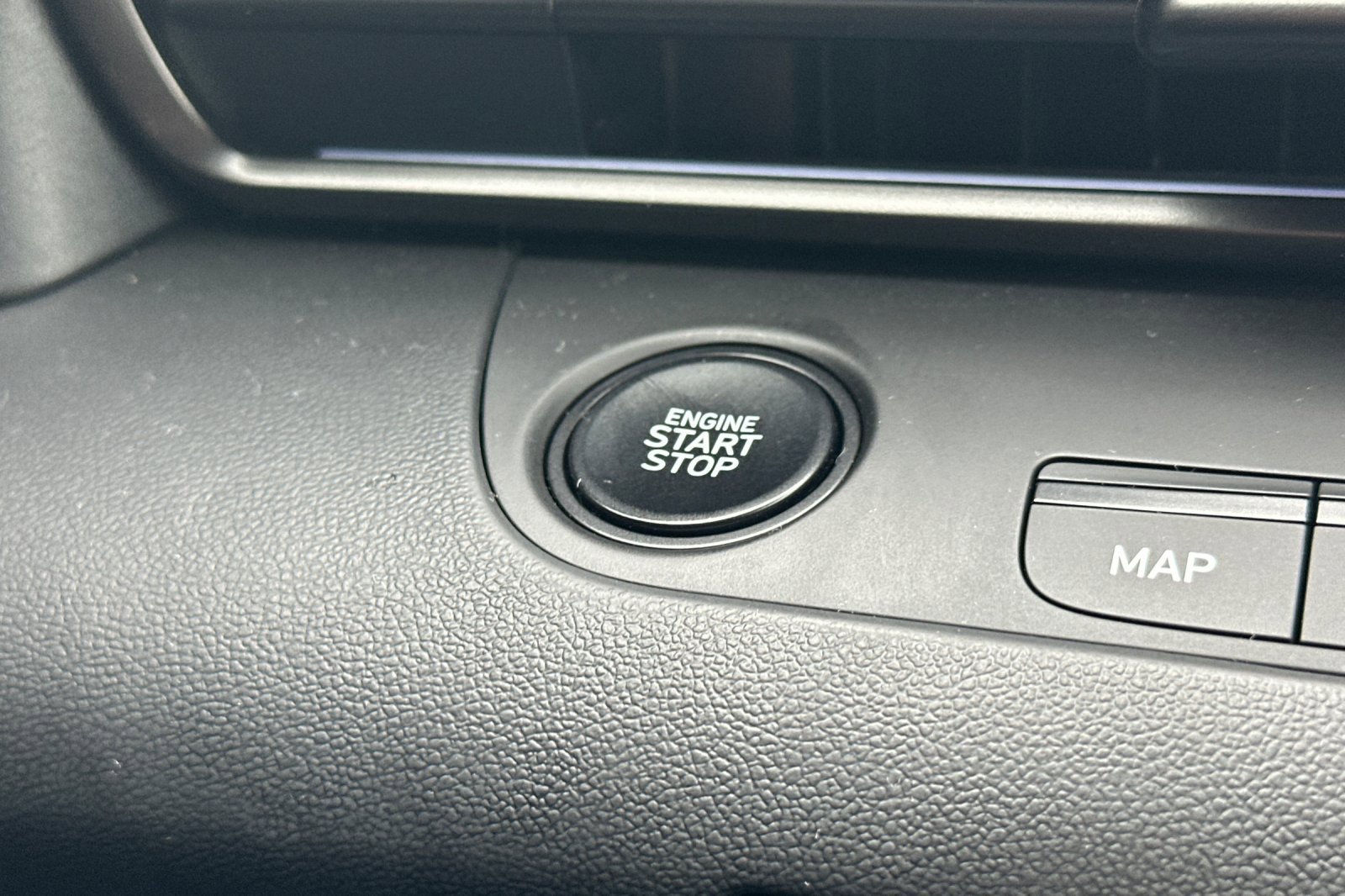 Certified 2025 Hyundai Elantra SEL FWD image 22