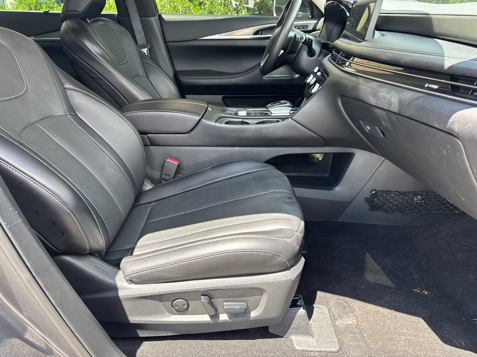 Used 2024 INFINITI QX60 Luxe w/ Cargo Package FWD image 13