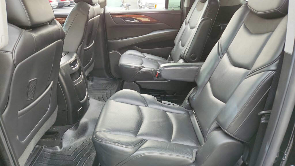 Used 2018 Cadillac Escalade ESV Luxury AWD/4WD image 23