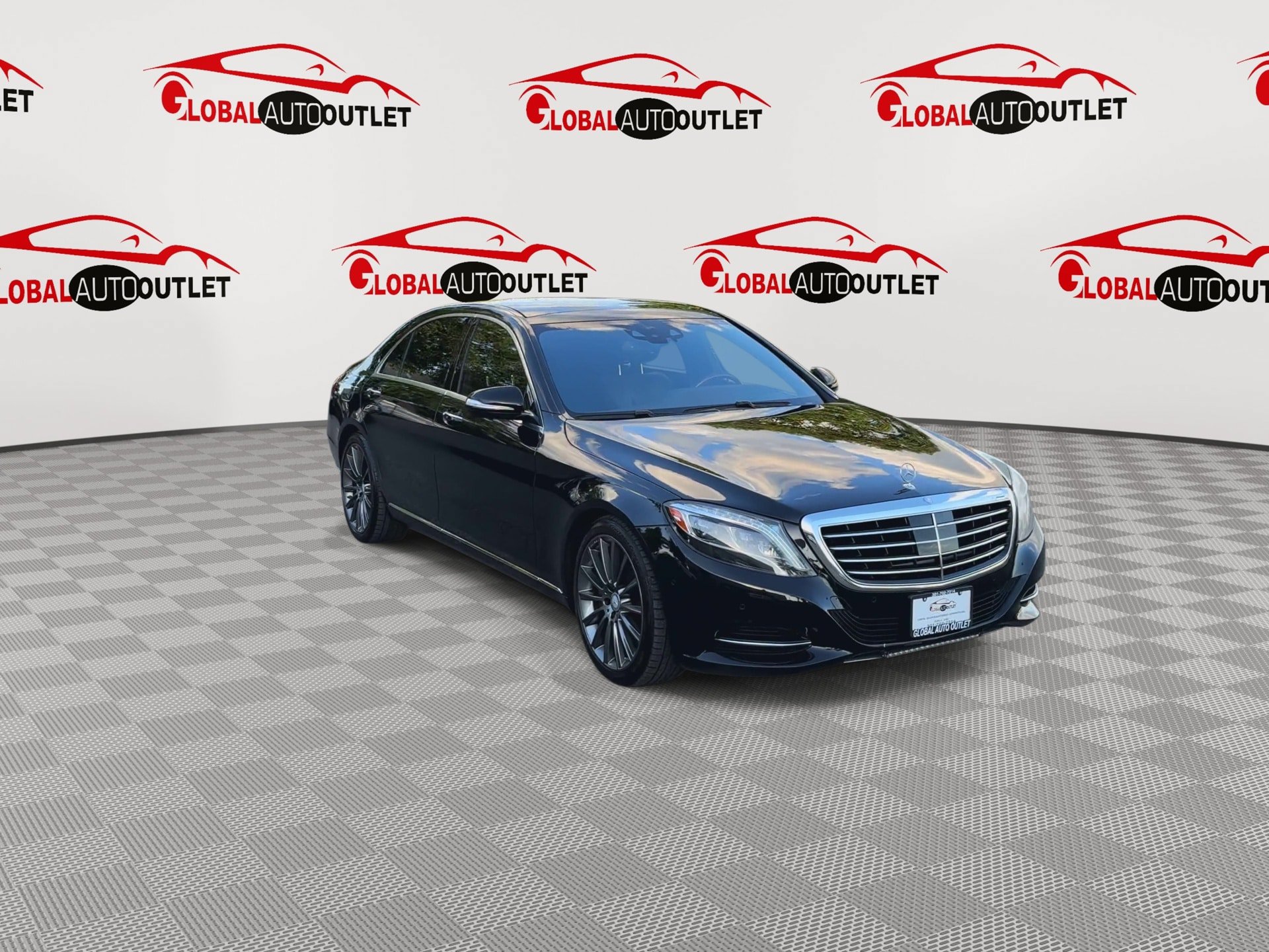 Used 2015 Mercedes-Benz S 550 4MATIC Sedan image 2