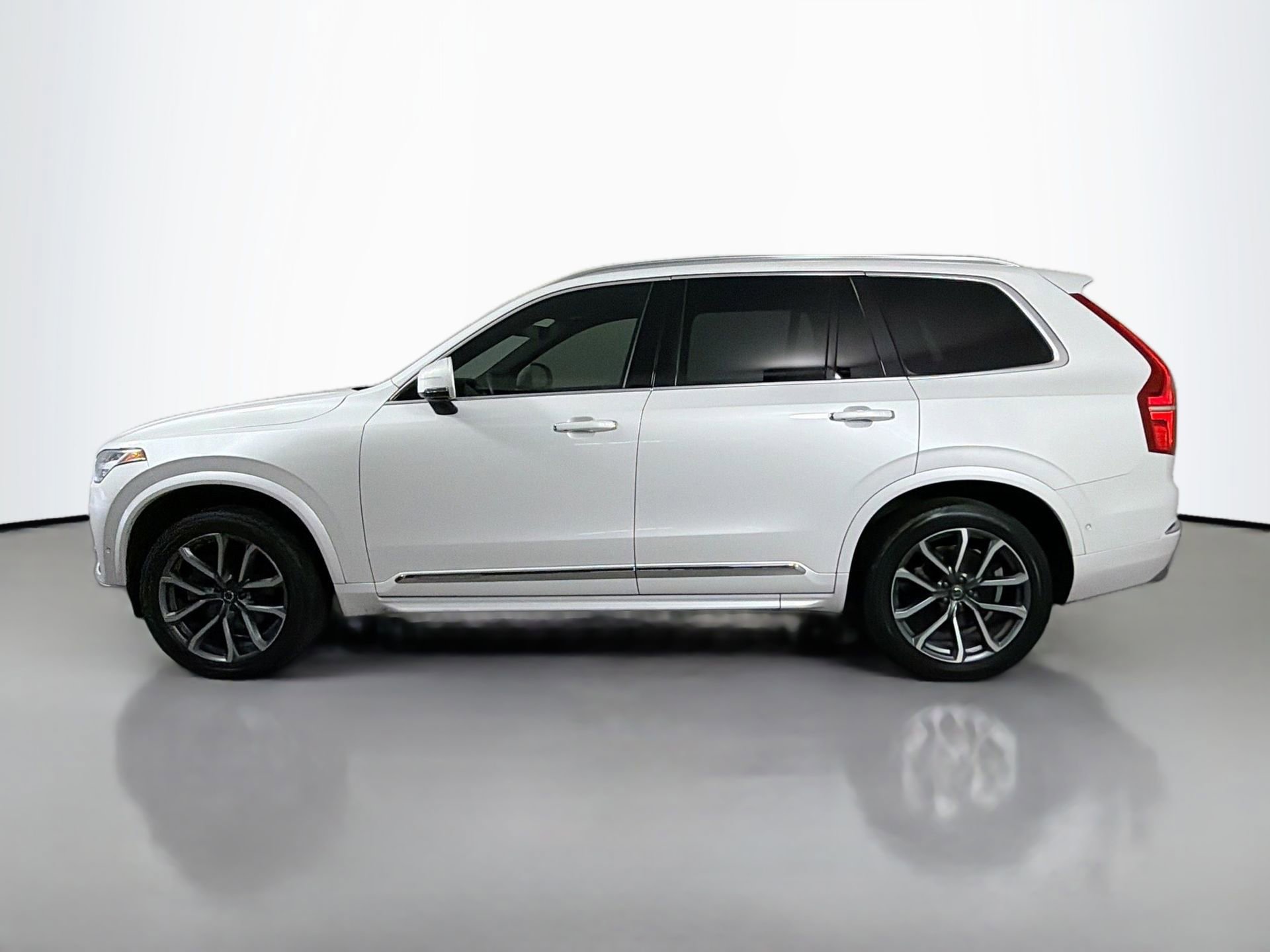 Used 2017 Volvo XC90 T6 Inscription w/ Vision Package image 9
