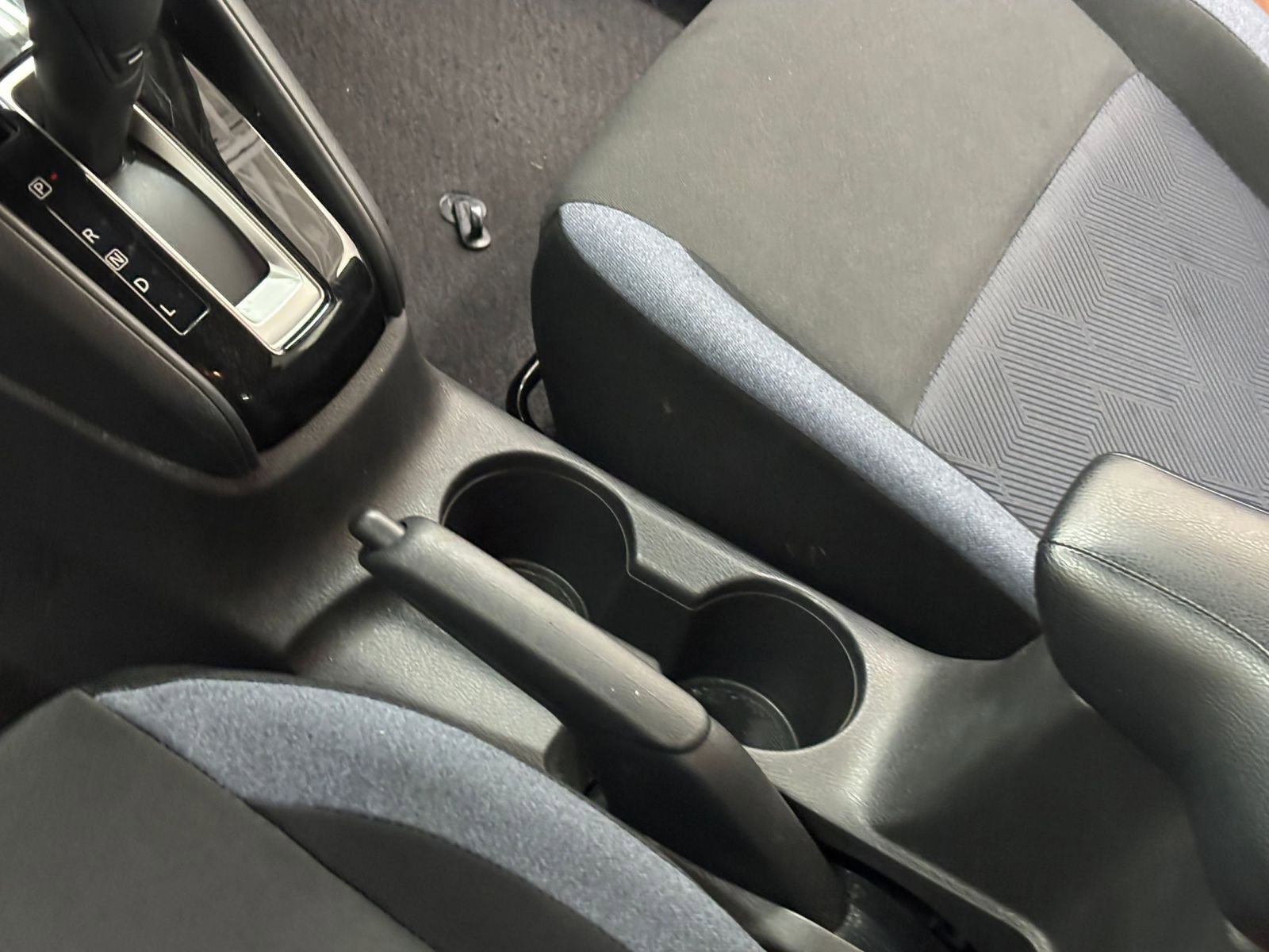 Used 2025 Nissan Versa SV FWD image 36