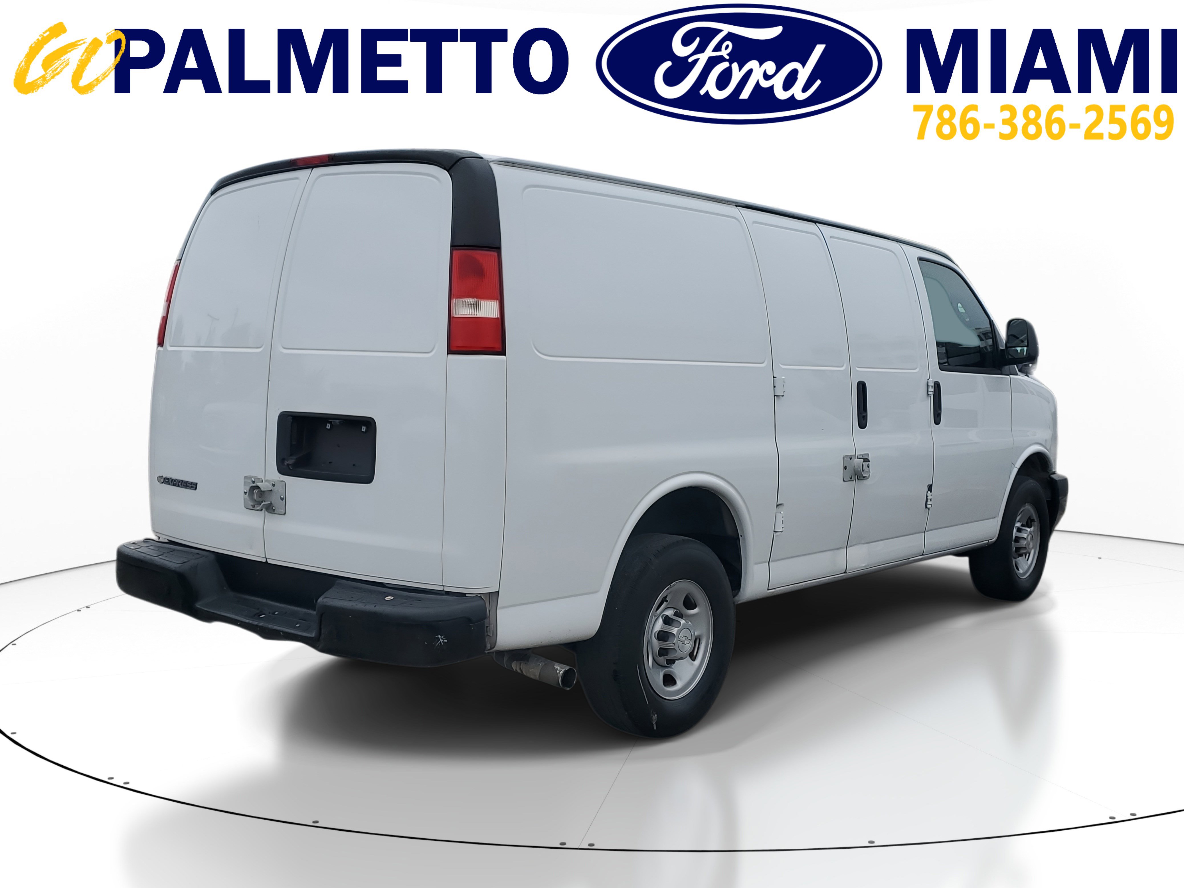 Used 2018 Chevrolet Express 2500 image 6