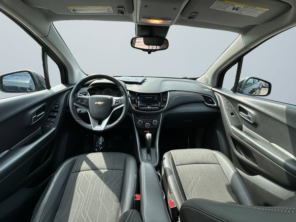 Used 2022 Chevrolet Trax LT w/ LT Convenience Package AWD/4WD image 10