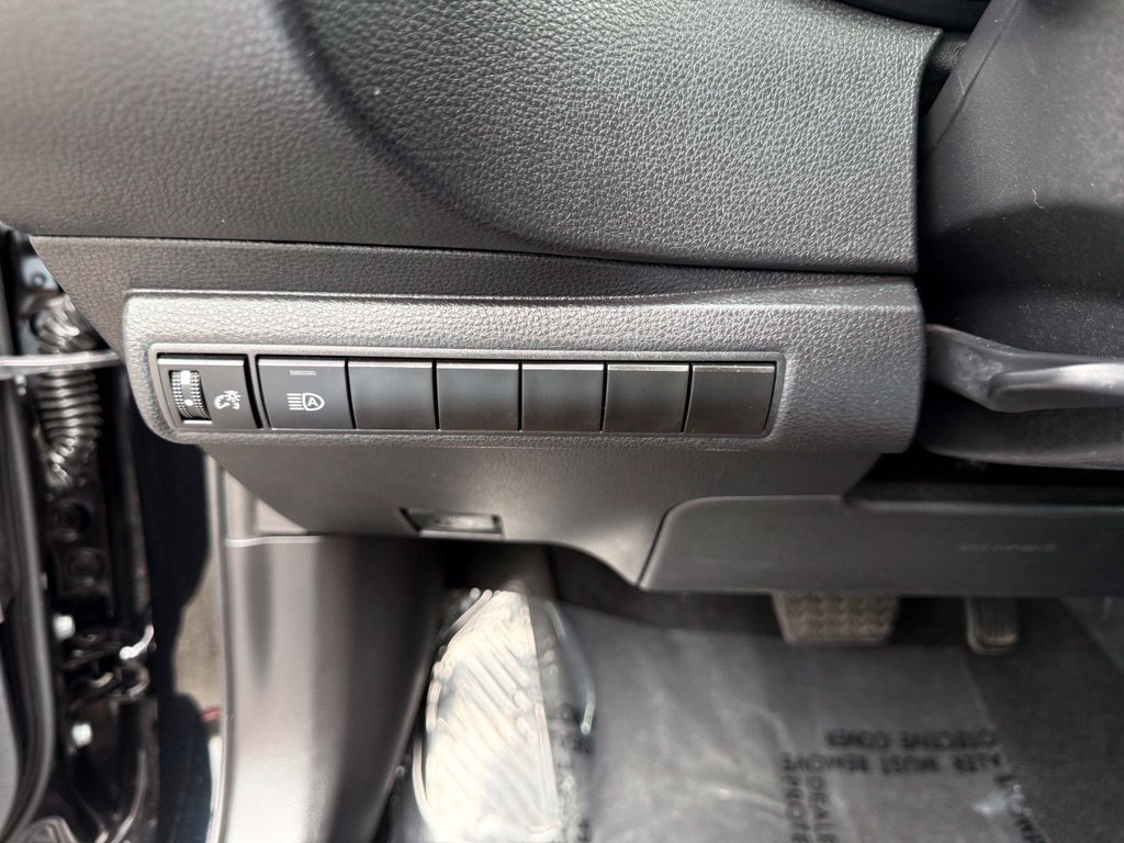 Used 2025 Toyota Corolla LE FWD image 20
