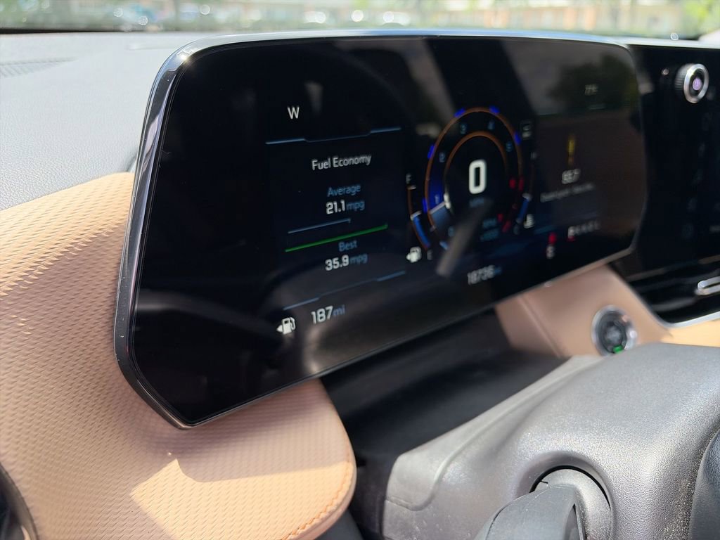 Used 2025 Chevrolet Equinox ACTIV w/ Safety and Technology Package FWD image 17