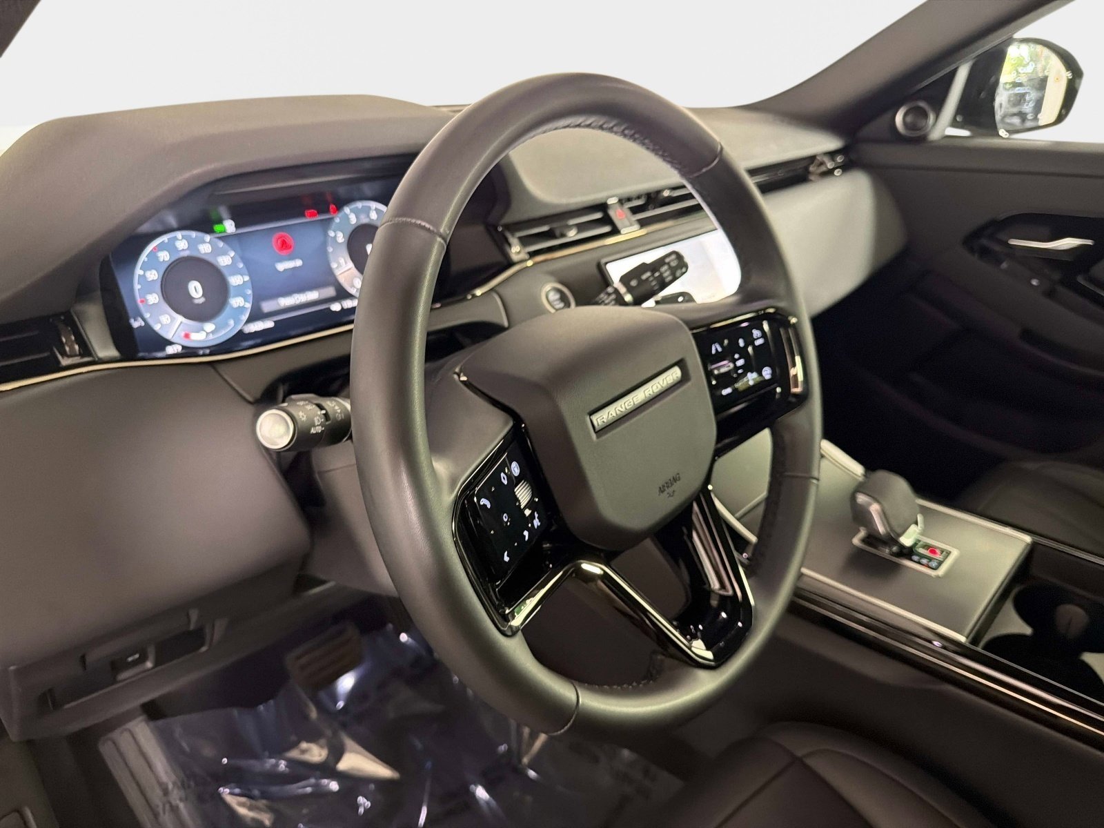 Used 2026 Land Rover Range Rover Evoque S image 39