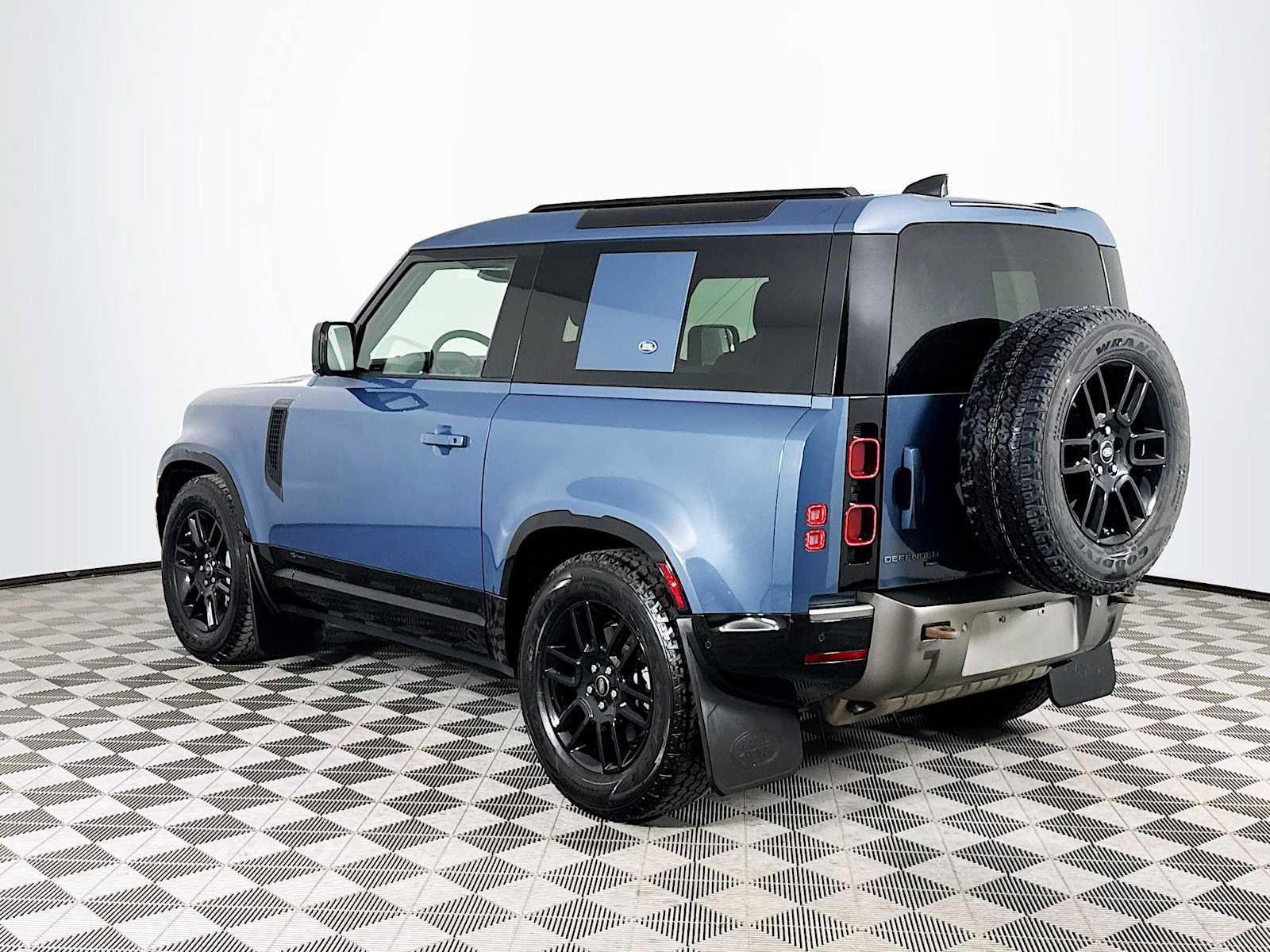 Used 2021 Land Rover Defender 90 X-Dynamic S image 7