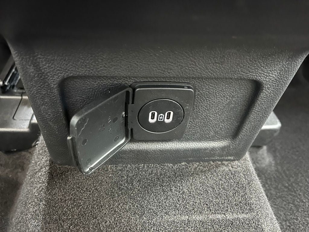 Used 2025 Lincoln Corsair AWD image 17
