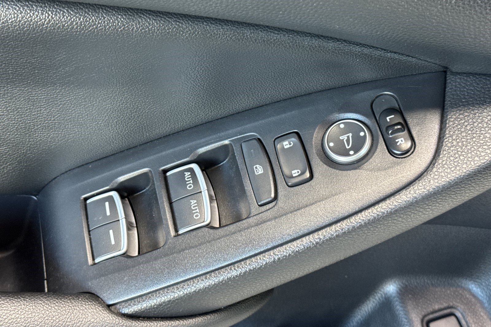 Used 2022 Honda Accord Sport image 12