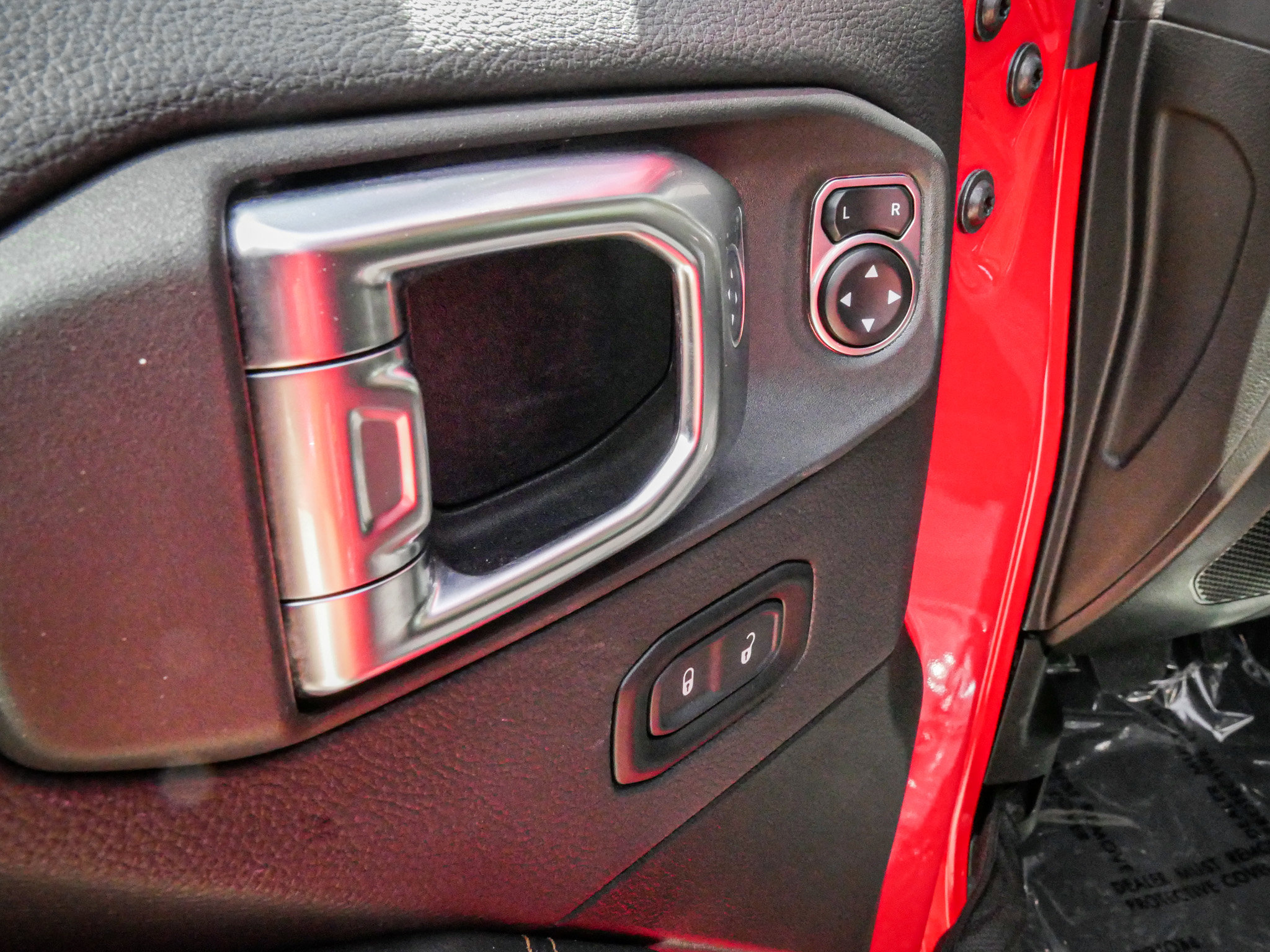 Used 2025 Jeep Wrangler Sahara image 15