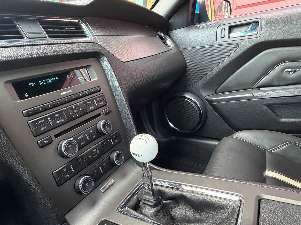 Used 2010 Ford Mustang GT Premium RWD image 26