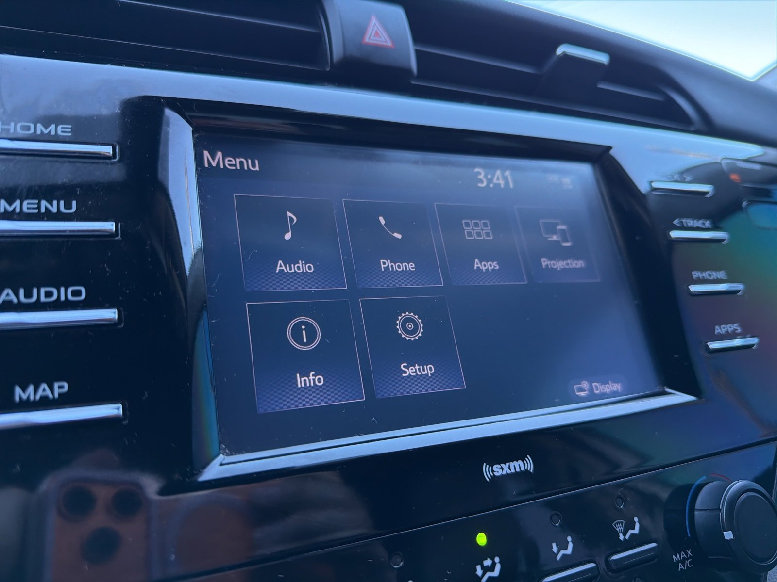 Used 2020 Toyota Camry LE image 30