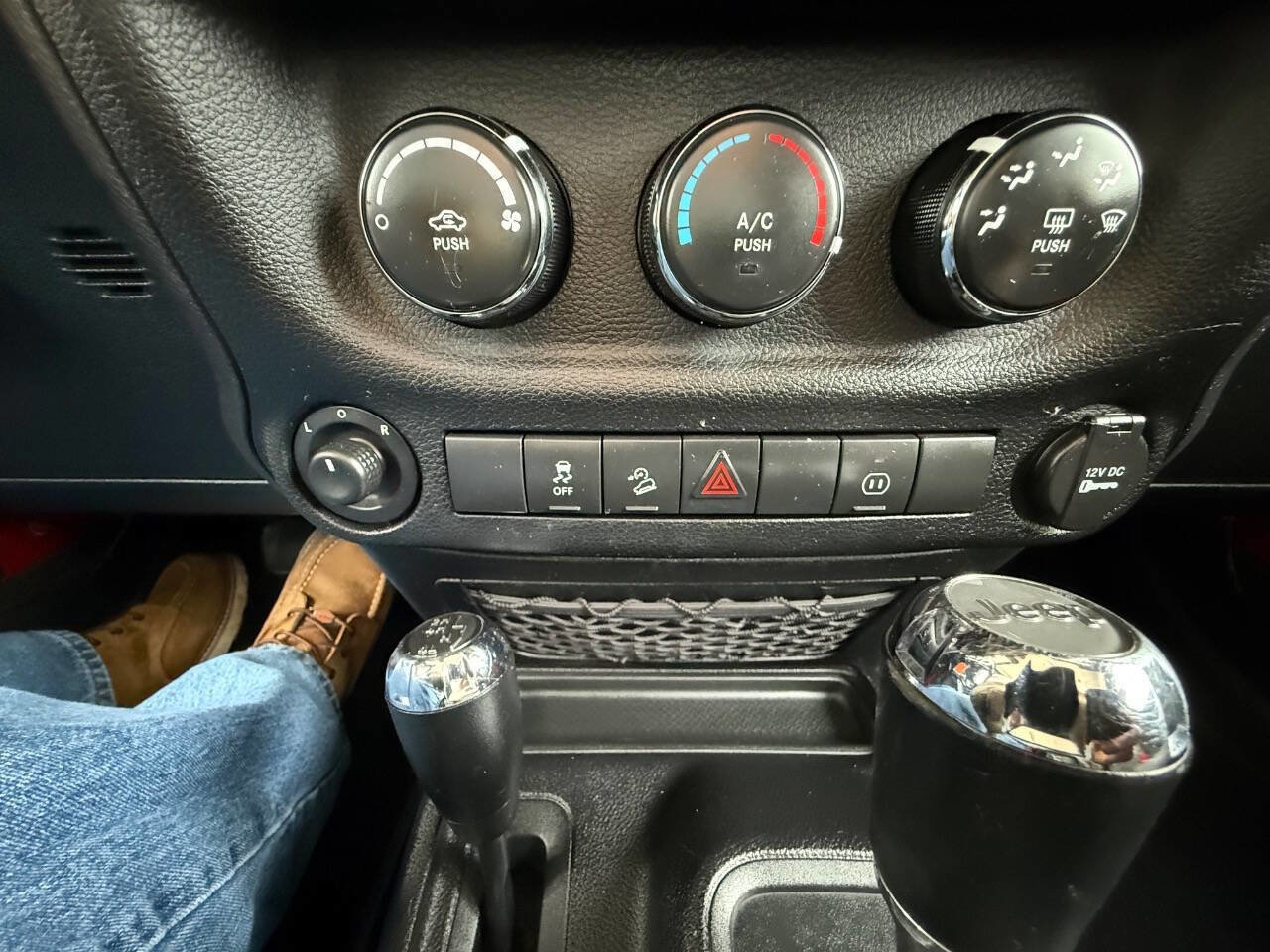 Used 2012 Jeep Wrangler Unlimited Sahara w/ Mopar Chrome Edition Group image 16