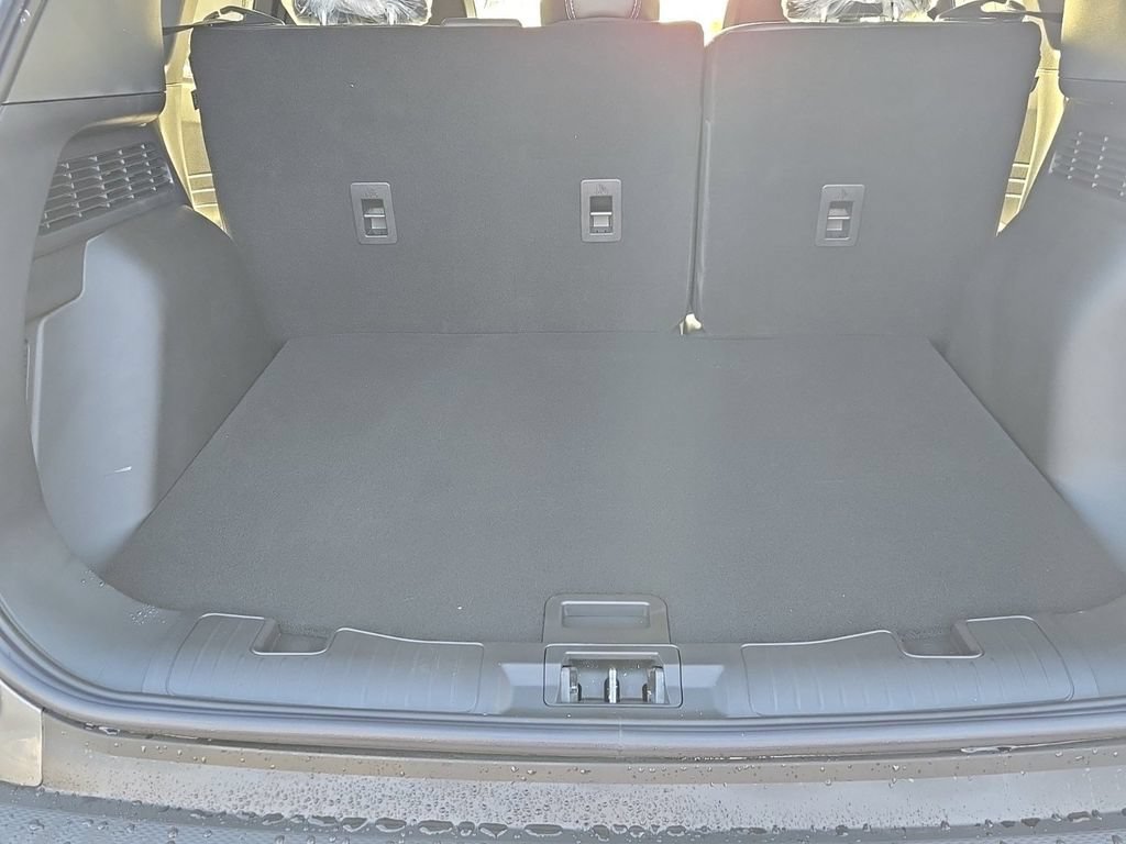 New 2025 Ford Escape SE w/ PHEV Premium Package FWD image 34