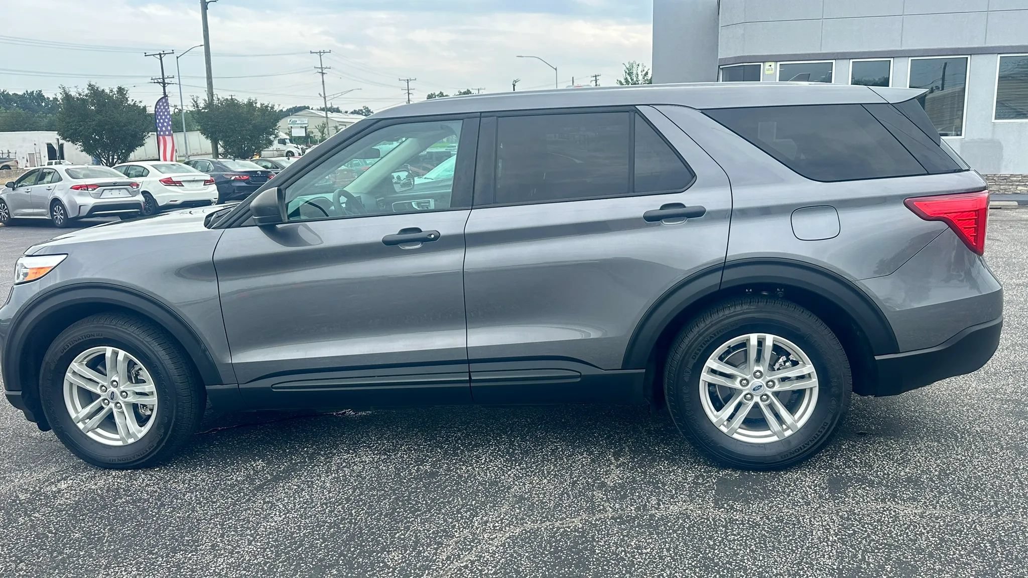 Used 2023 Ford Explorer 2WD image 8