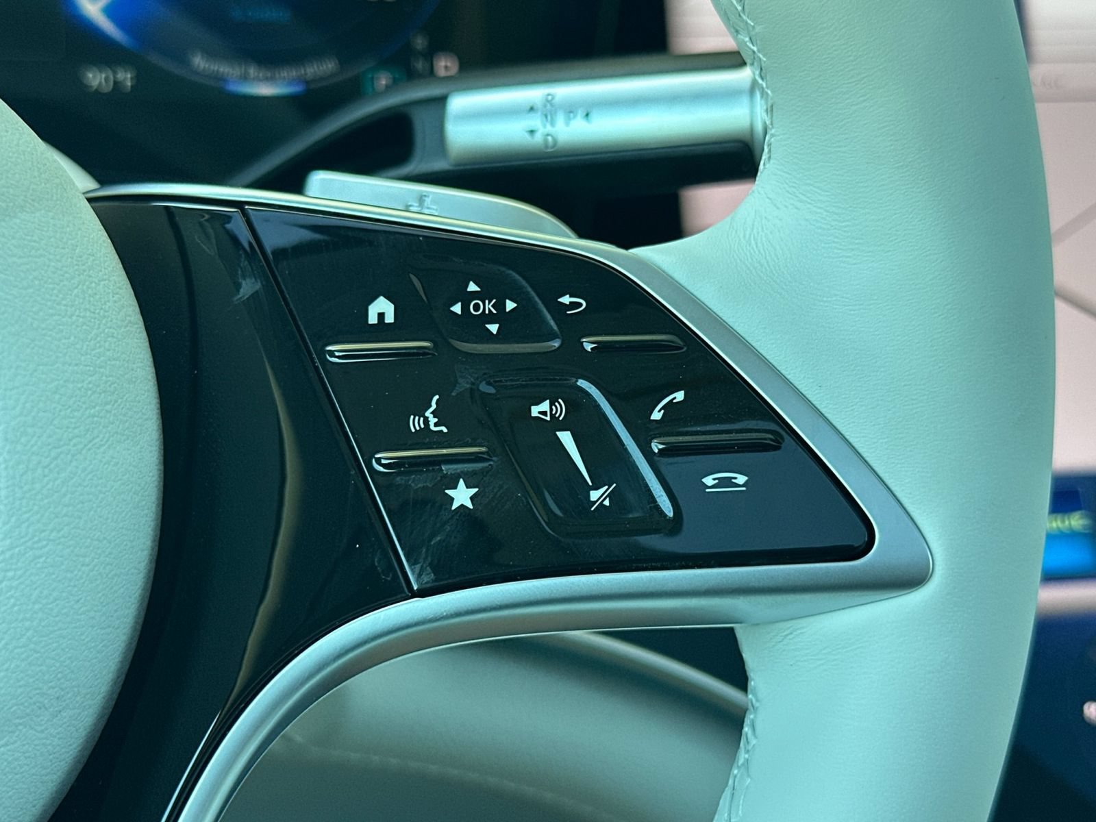 New 2026 Mercedes-Benz EQS 400 4MATIC SUV image 29