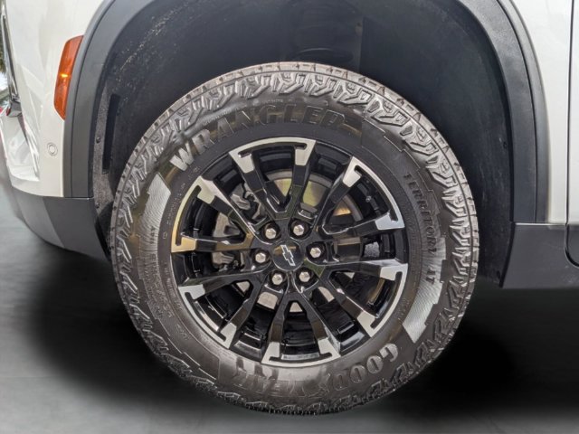 Used 2024 Chevrolet Traverse Z71 w/ Enhanced Driving Package AWD/4WD image 9