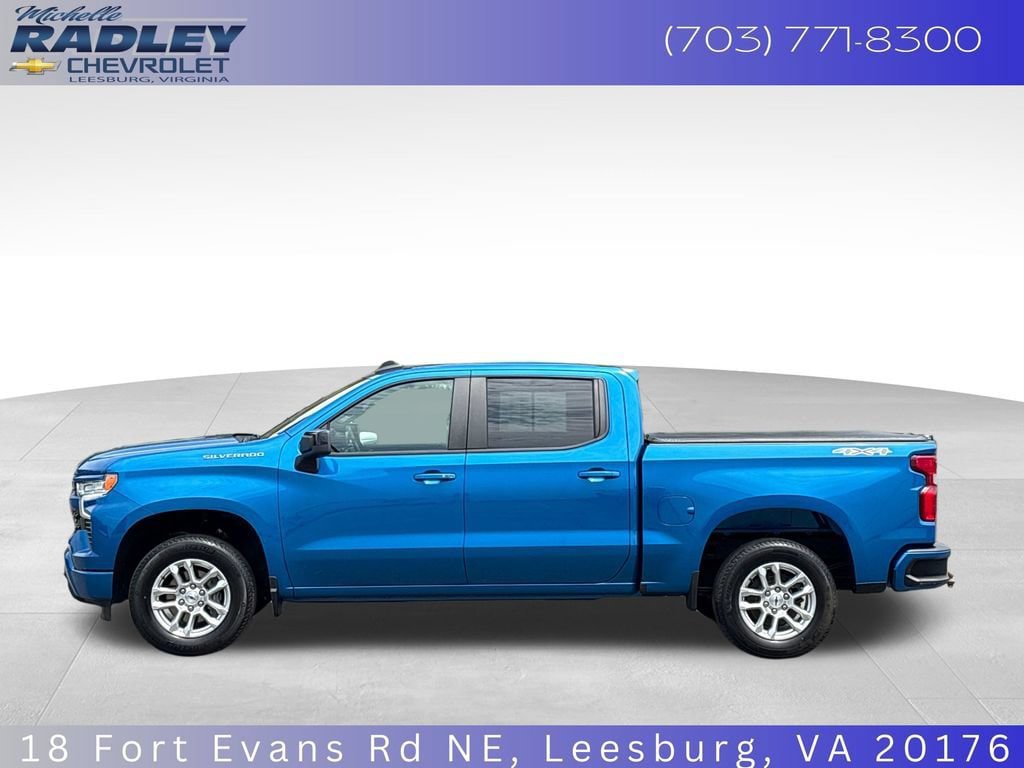 Used 2023 Chevrolet Silverado 1500 RST AWD/4WD image 2