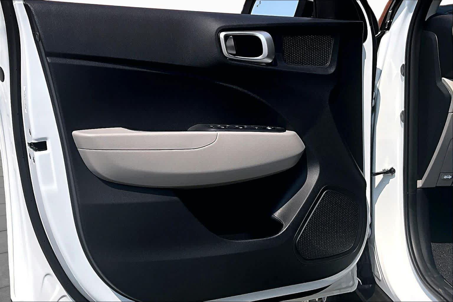 New 2026 Hyundai Venue SEL FWD image 13