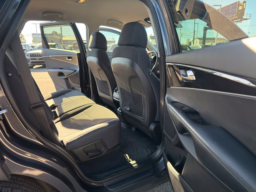 Used 2017 Kia Sorento AWD w/ LX Convenience Package image 30