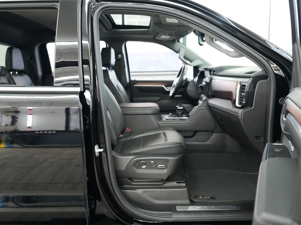 Used 2025 GMC Sierra 1500 Denali AWD/4WD image 36