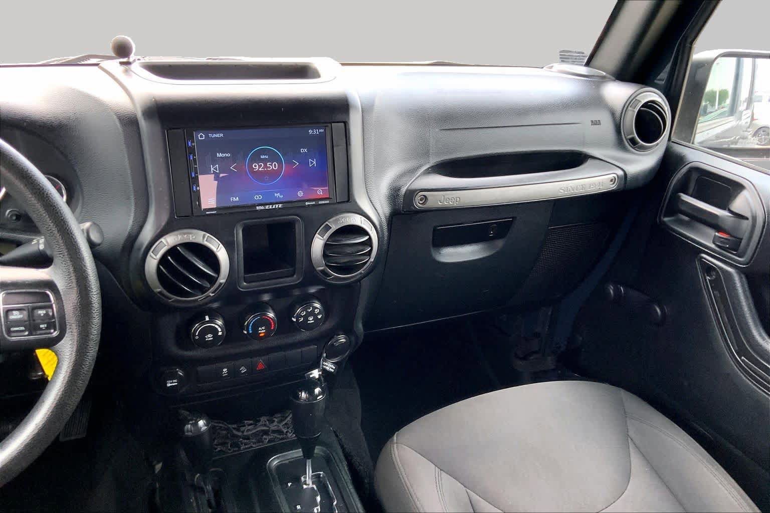 Used 2017 Jeep Wrangler Unlimited Sport AWD/4WD image 7