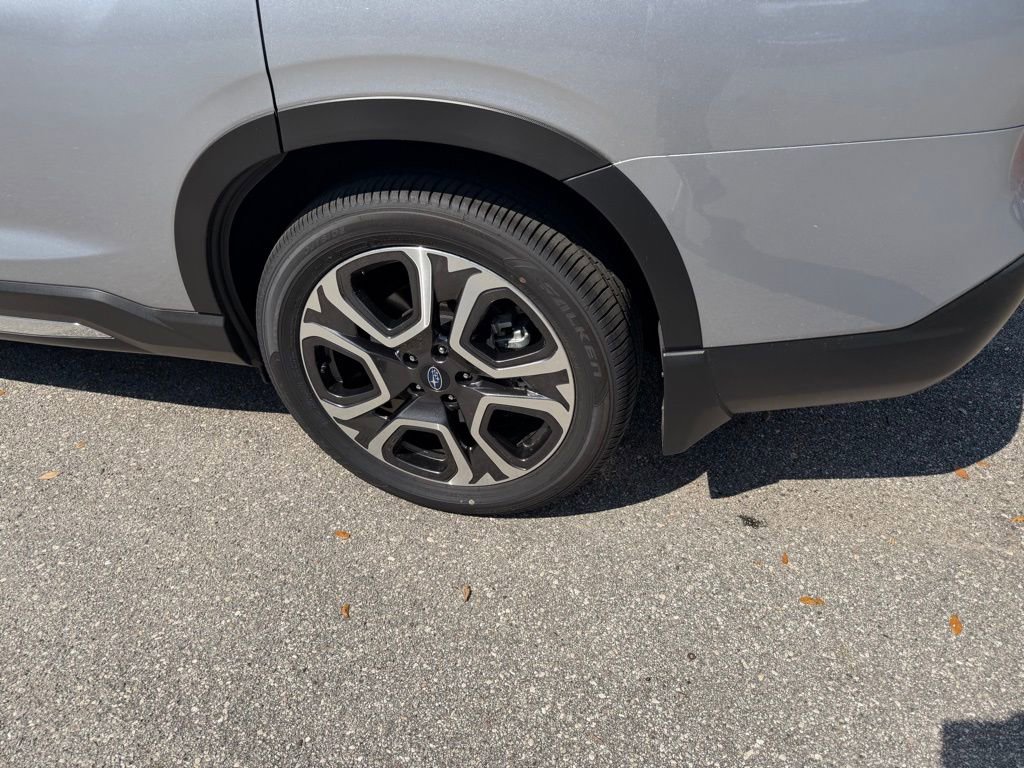 Used 2025 Subaru Ascent Limited w/ Popular Package #1 image 9