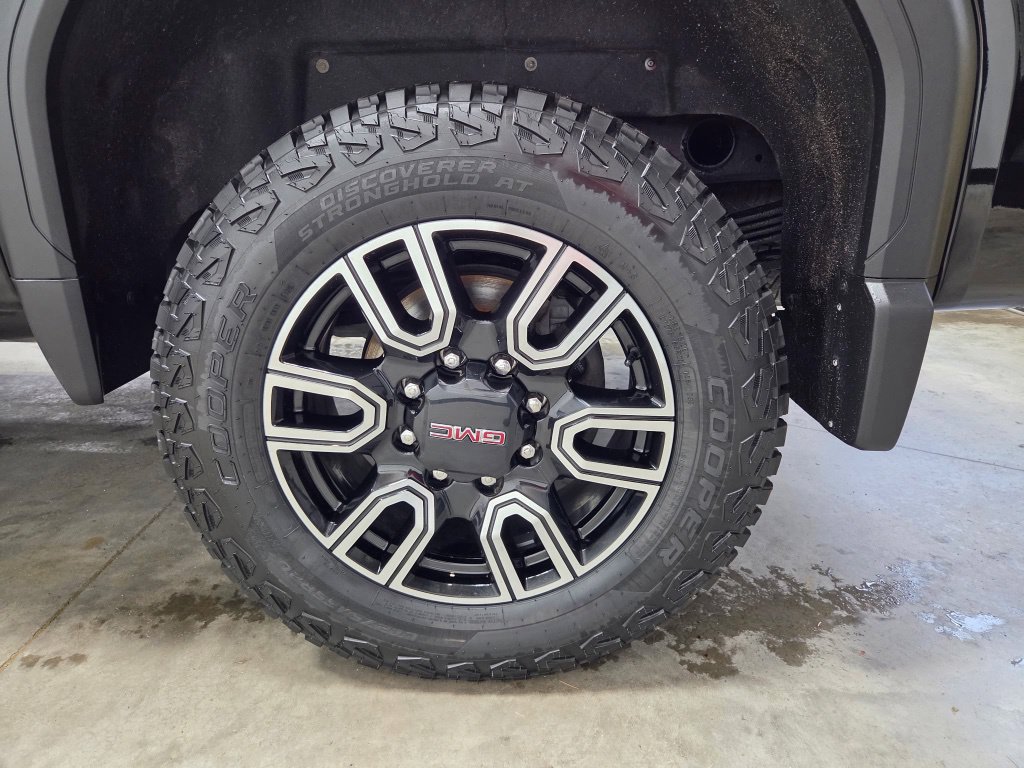 Used 2023 GMC Sierra 2500 AT4 w/ AT4 Premium Plus Package AWD/4WD image 15