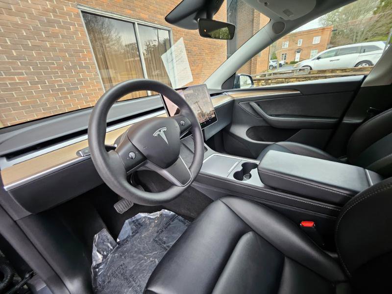 Used 2024 Tesla Model Y Long Range image 36