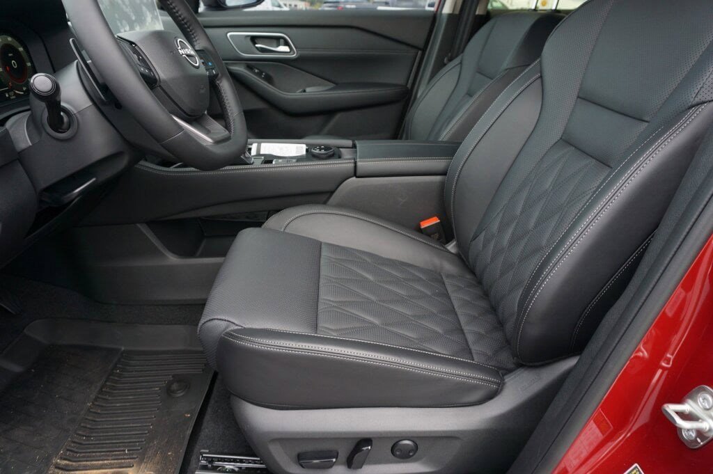 New 2026 Nissan Rogue Platinum image 34