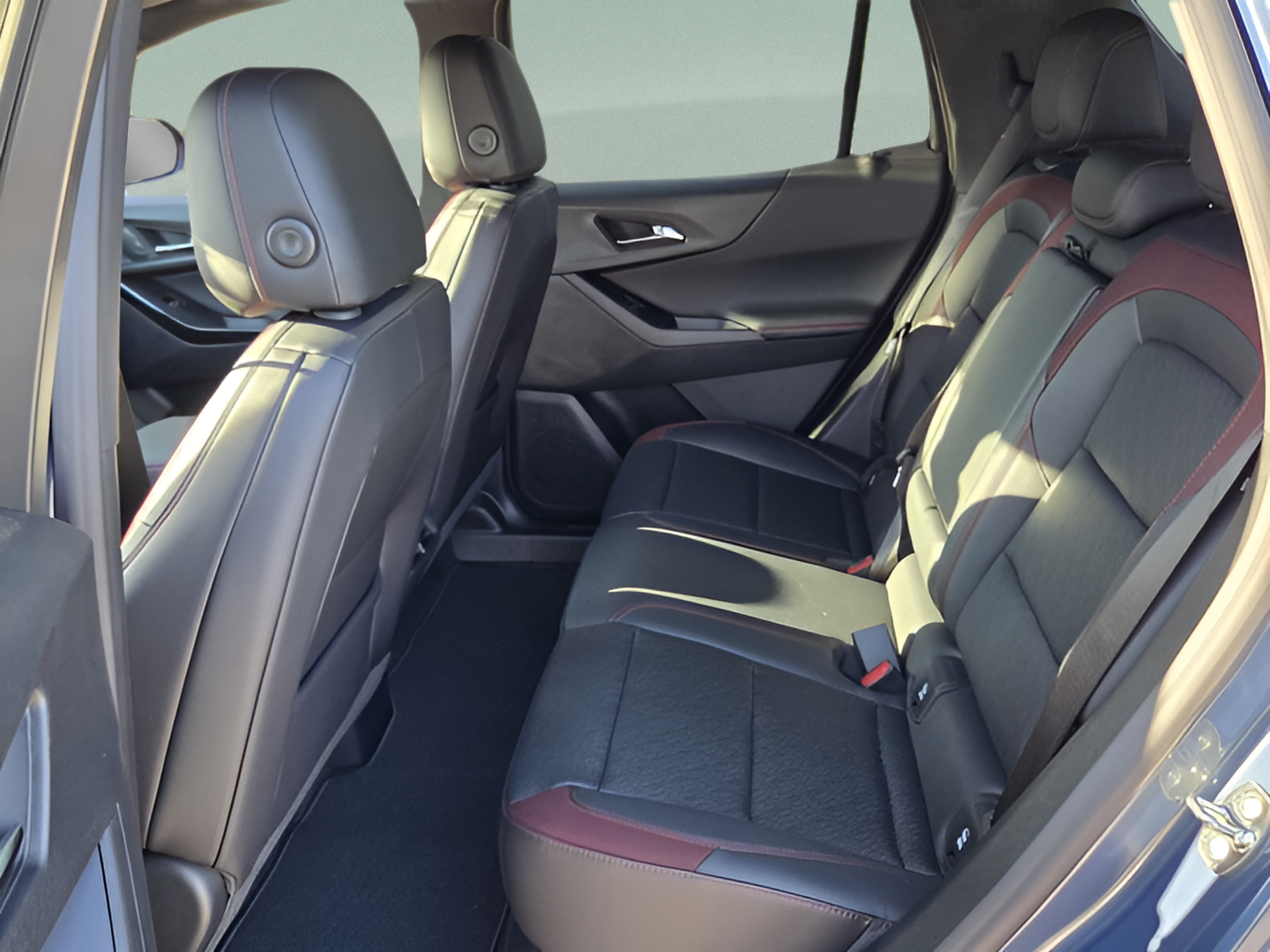 New 2027 Chevrolet Equinox RS FWD image 10