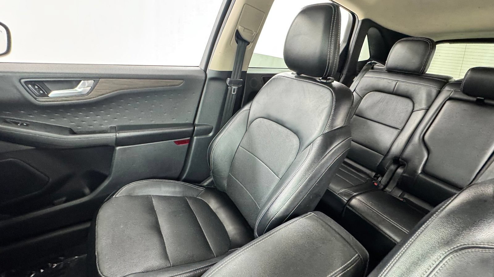 Used 2020 Ford Escape Titanium AWD/4WD image 13