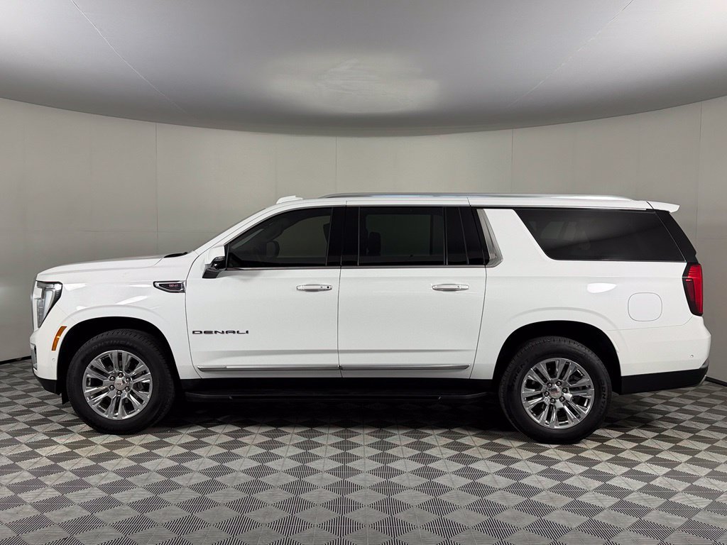 Used 2025 GMC Yukon XL Denali AWD/4WD image 10