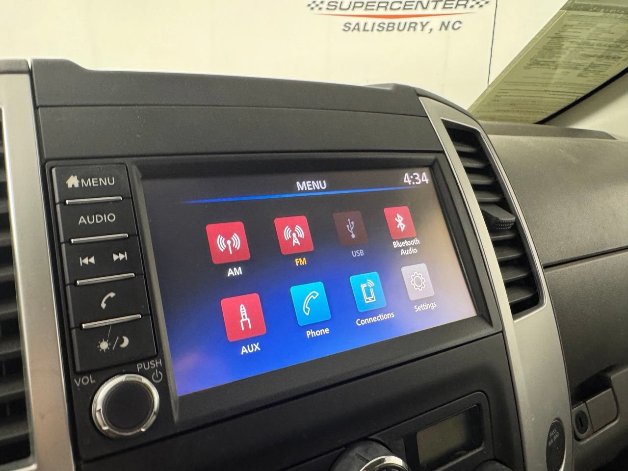 Used 2021 Nissan Frontier SV w/ Midnight Edition Floor Mats AWD/4WD image 17