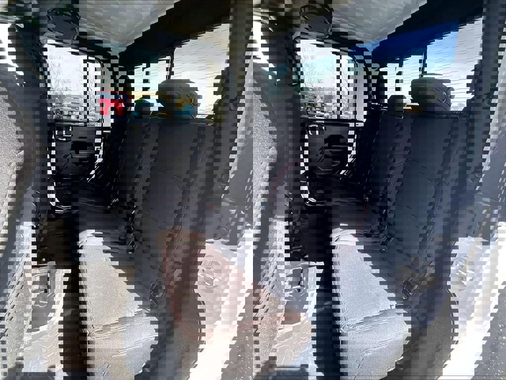 Used 2023 Jeep Gladiator Rubicon w/ Cold Weather Group image 15